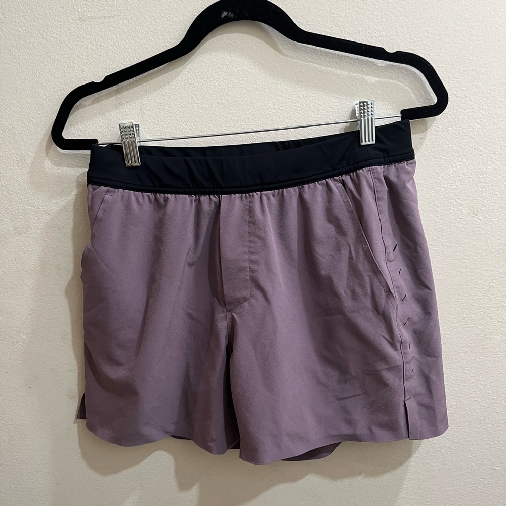 Ten thousand interval shorts with liner